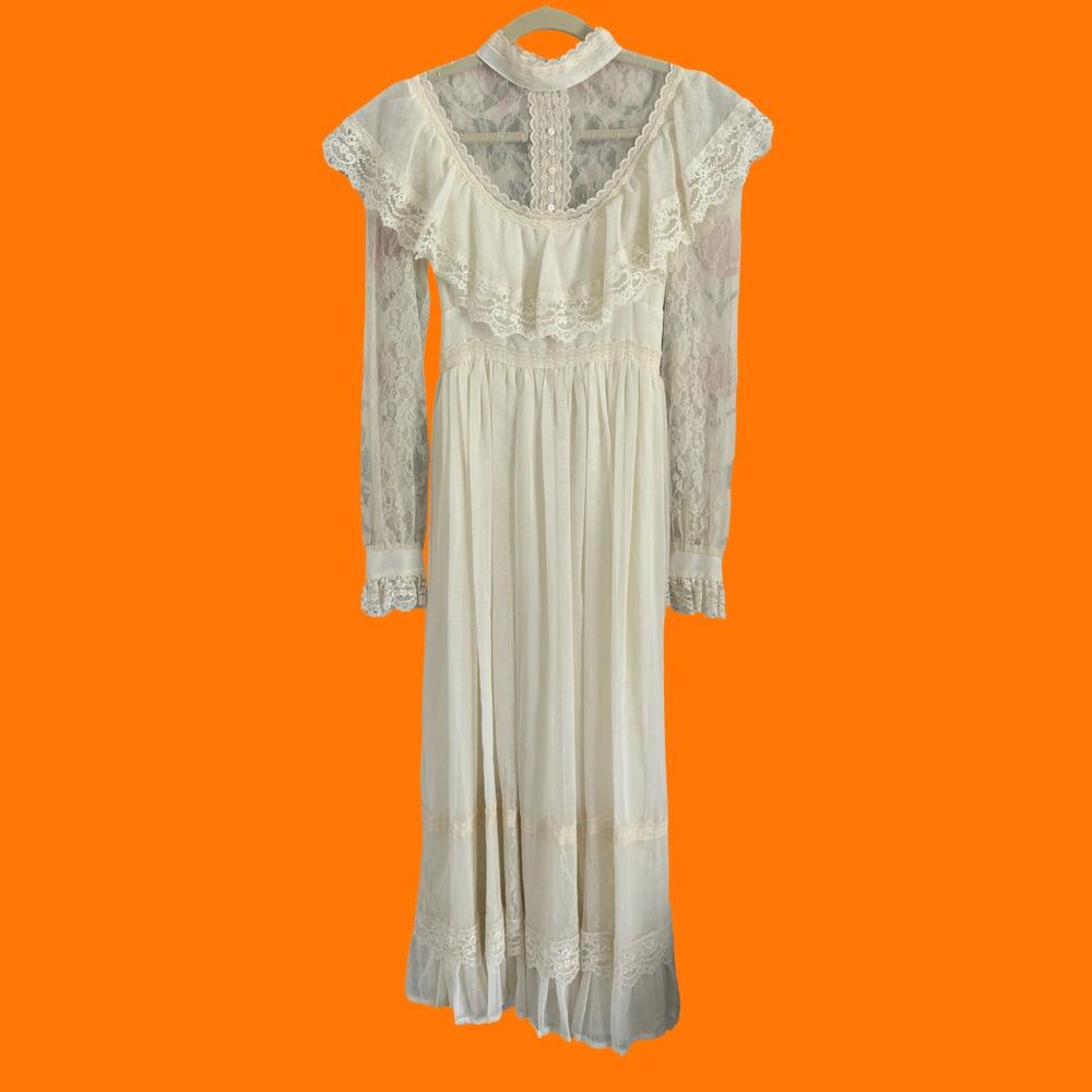 70's vintage ivory cream ruffled lace prairie renaissance wedding dress XS